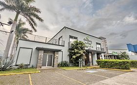 Hotel Cana Brava Inn